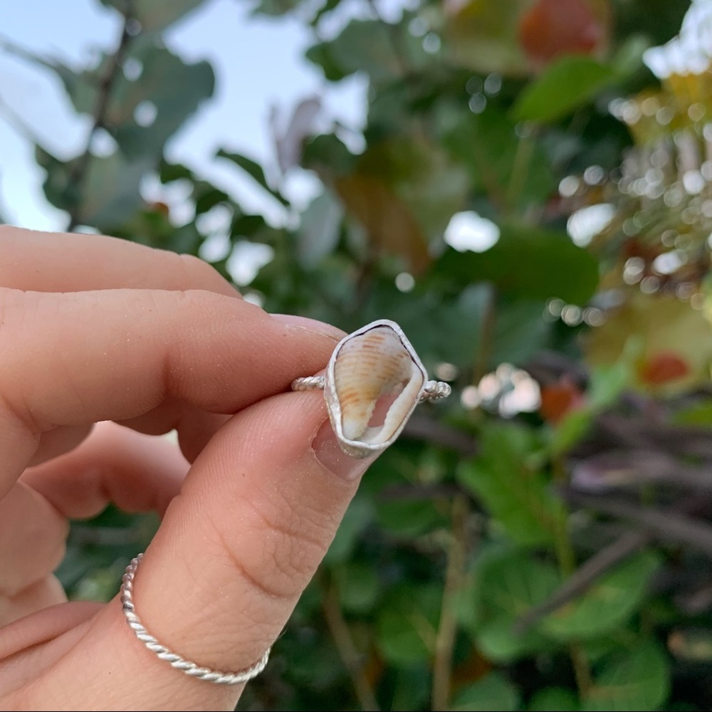 *SOLD* Puka dove shell Sea sterling & fine silver soldered adjustable β¦ - Picture 2 of 8